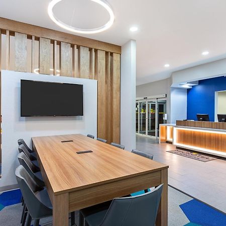 Microtel Inn & Suites Columbus North Екстериор снимка