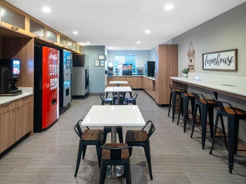 Microtel Inn & Suites Columbus North Екстериор снимка