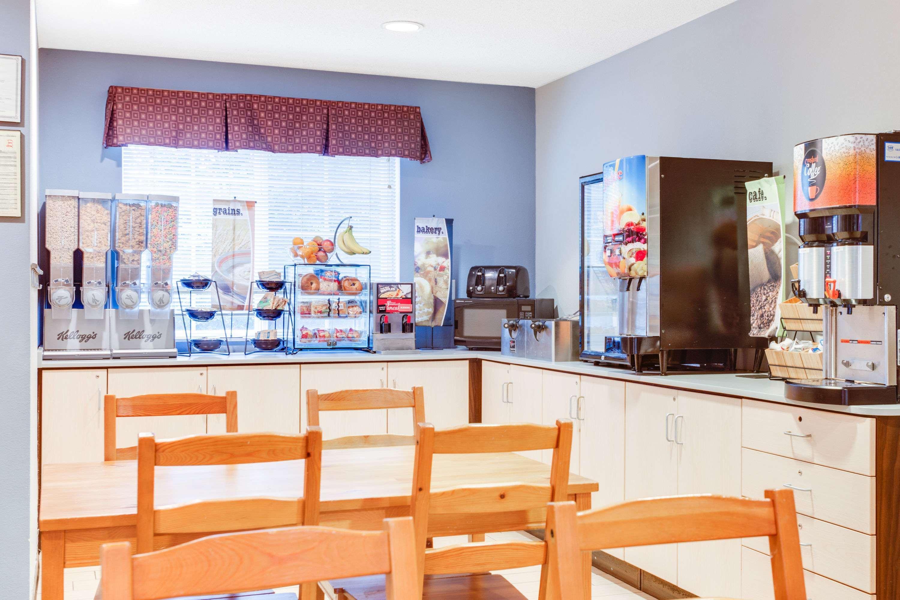 Microtel Inn & Suites Columbus North Екстериор снимка