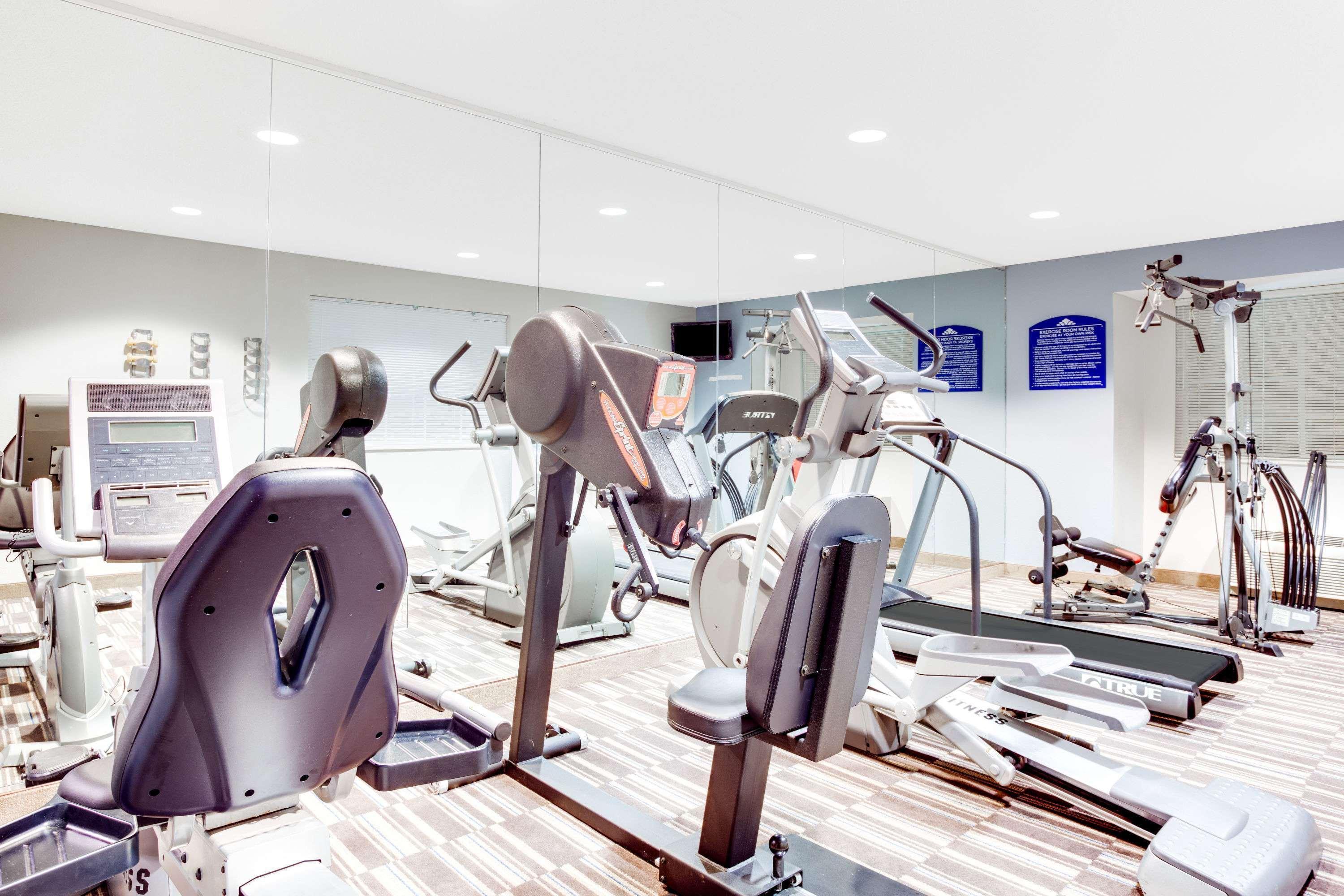 Microtel Inn & Suites Columbus North Екстериор снимка