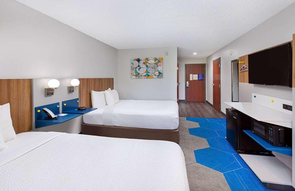 Microtel Inn & Suites Columbus North Стая снимка