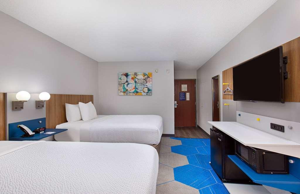 Microtel Inn & Suites Columbus North Стая снимка