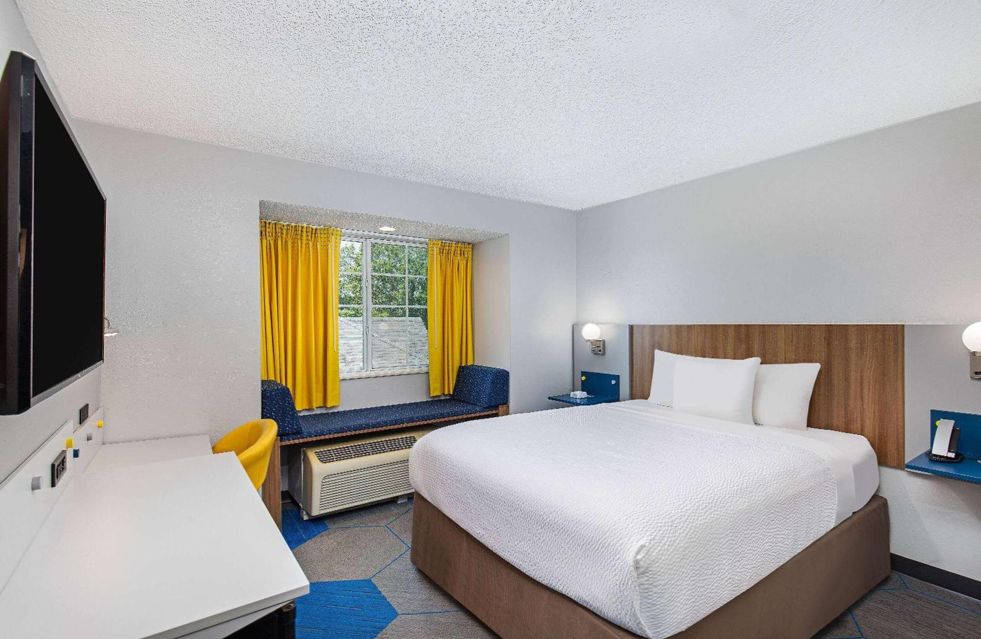 Microtel Inn & Suites Columbus North Екстериор снимка