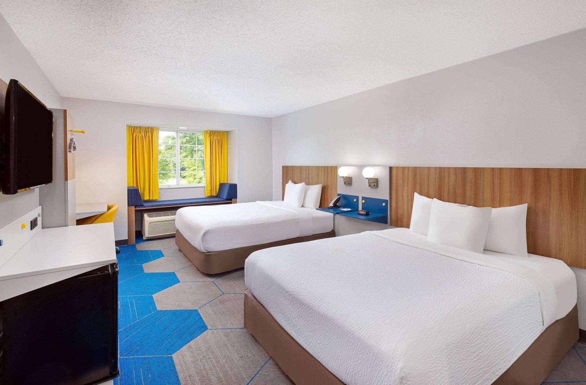 Microtel Inn & Suites Columbus North Екстериор снимка