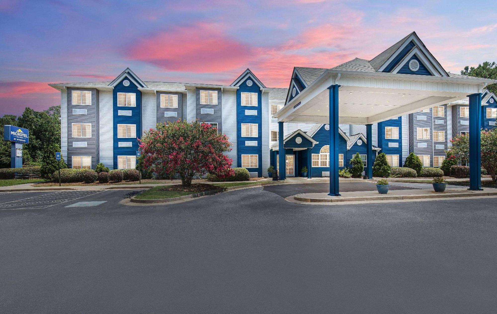 Microtel Inn & Suites Columbus North Екстериор снимка